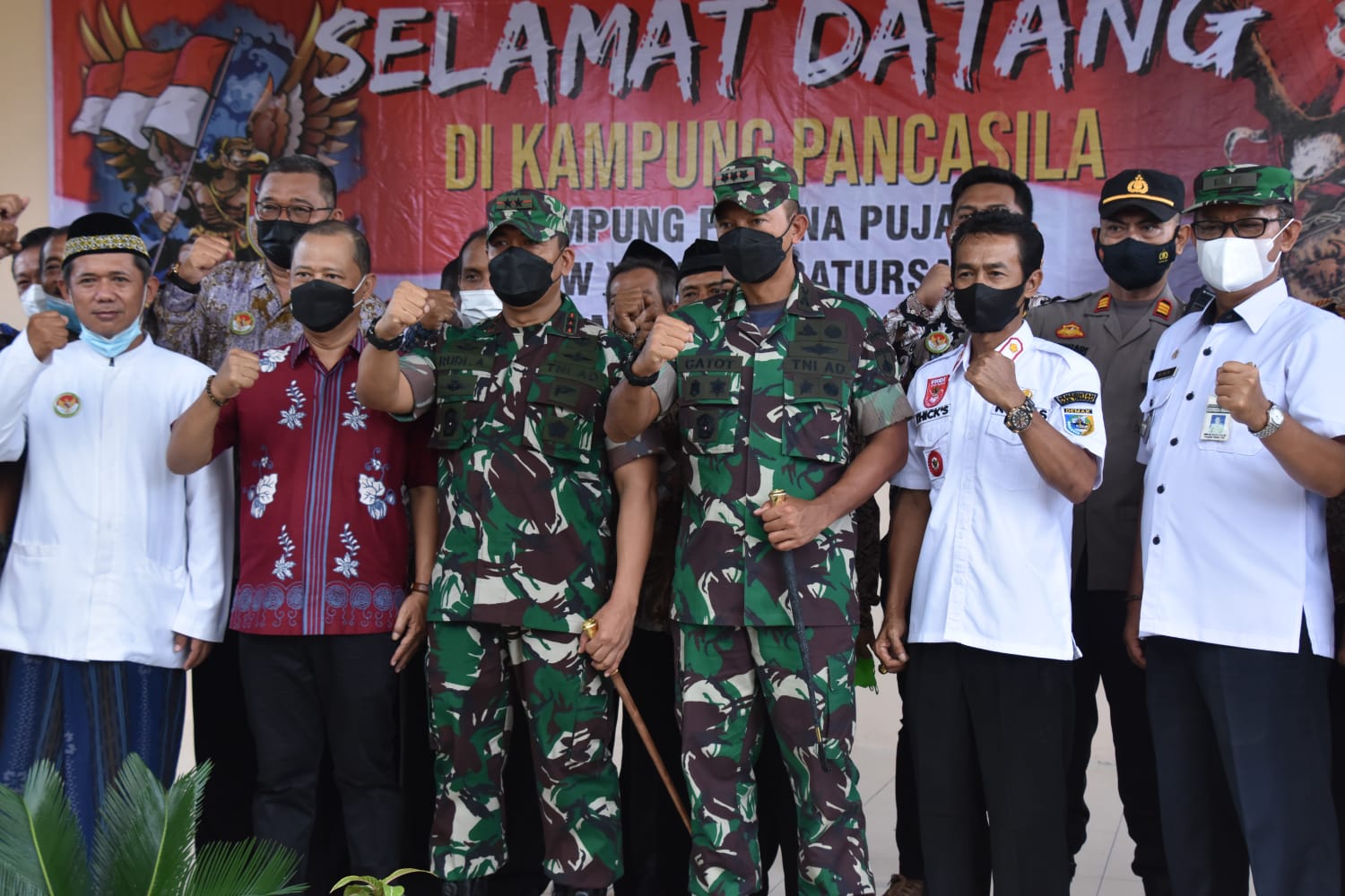 Danrem 073/Makutarama mendampingi Pangdam IV/Diponegoro pada Pencanangan Kampung Pancasila di Demak